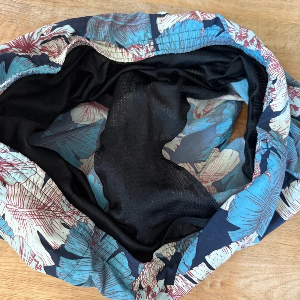 Patagonia Men’s Swim Shorts Floral Orchid Print, Built‎ in Liner